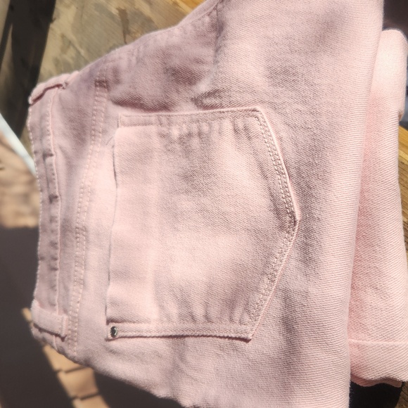 DKNY Siho Jeans - Picture 7 of 8